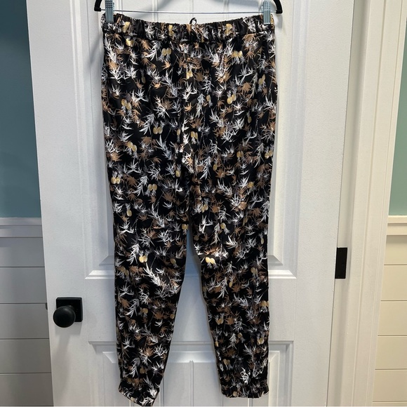 Peter Som Design Nation Women’s
Black Tropical Pineapple Print Jogger Pants. - Picture 4 of 10